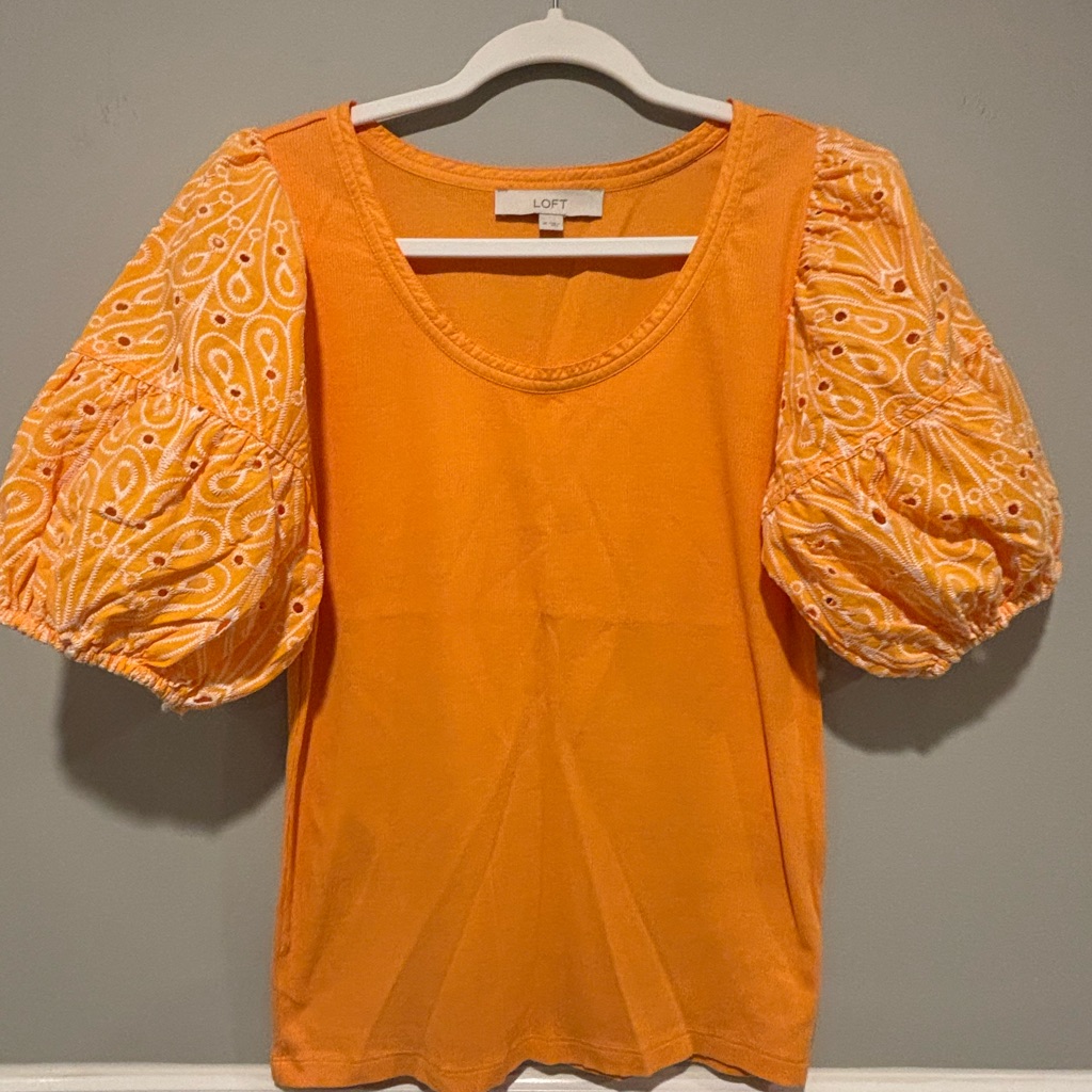 Women's Loft Puff Sleeve Top - Worn 1x Size Medium Perfect For Upcoming Fall